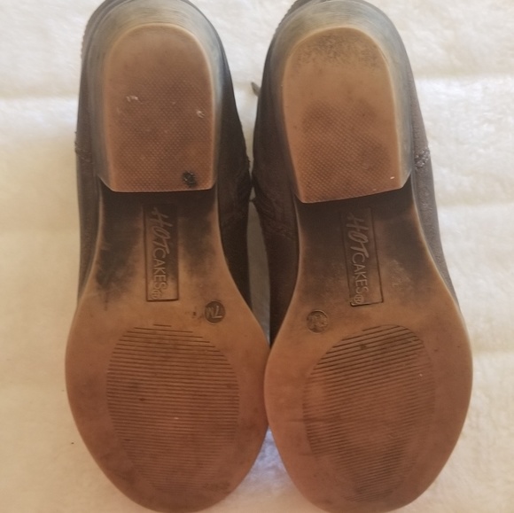 Hotcakes Booties - Picture 3 of 4